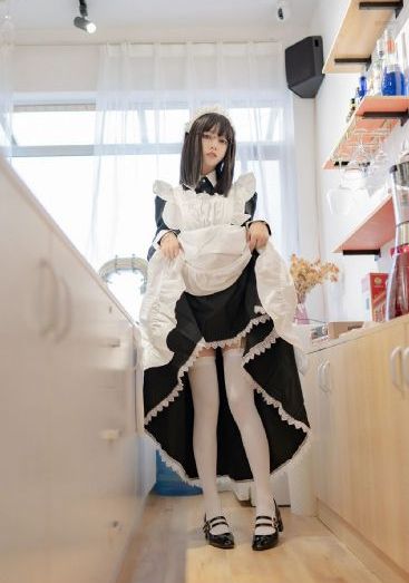 不戴乳罩的丰满已婚妇女2