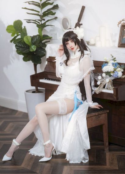 丰满迷人的老师少妇电影