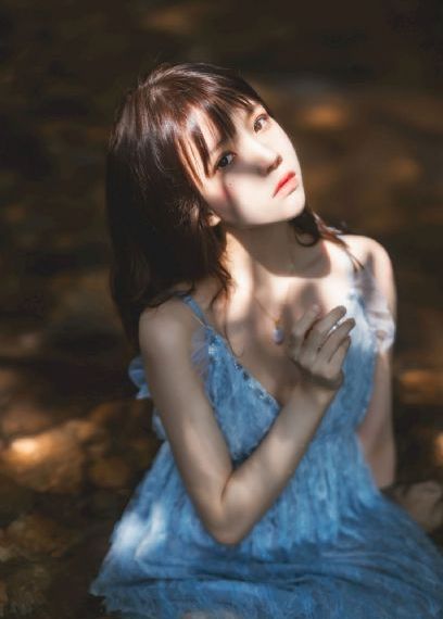 亚洲人妖女同在线播放